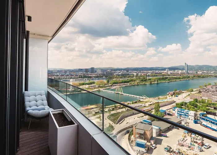 Above Danube - Luxury Bécs