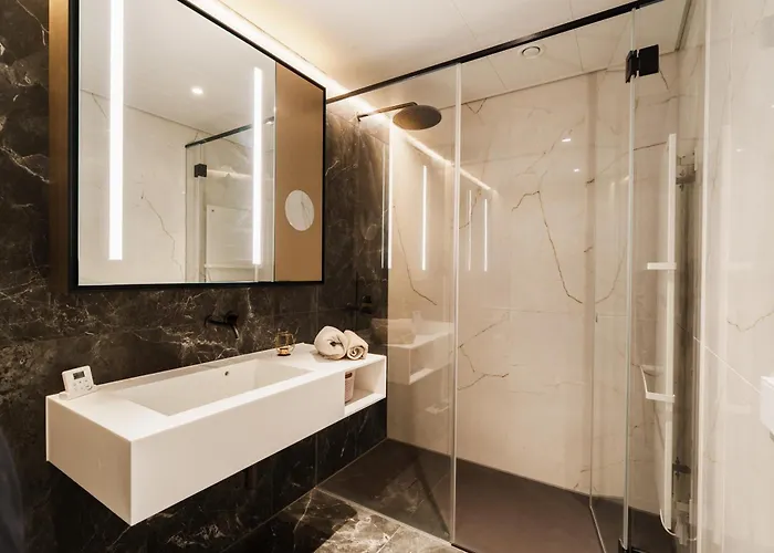 Above Danube - Luxury Apartman Bécs
